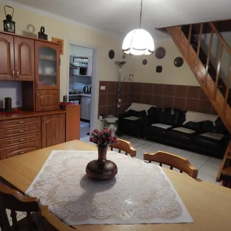 Buekki Vendeghaz Apartment