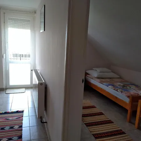 Buekki Vendeghaz Apartment